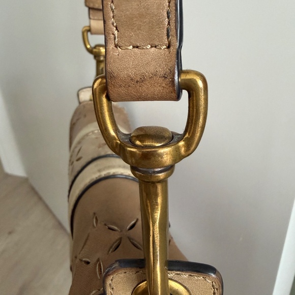 Frye Ilana Taupe Perforated Leather Saddle Crossbody Bag Purse in Cement - Picture 7 of 16